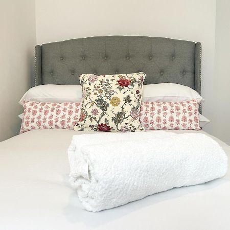 134 Kilburn Road Apartment Londra Esterno foto