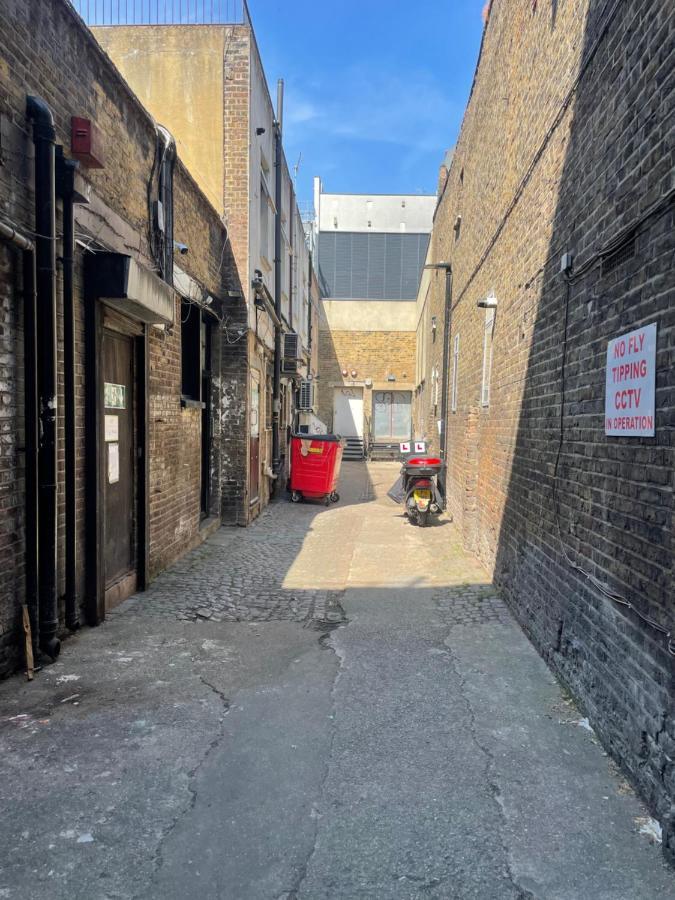 134 Kilburn Road Apartment Londra Esterno foto