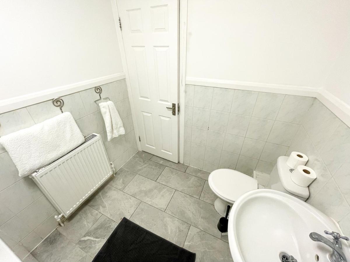 134 Kilburn Road Apartment Londra Esterno foto